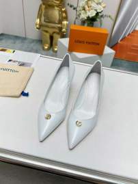 Picture of Louis Vuitton Shoes _SKULVsz35-417cmmnf031713539